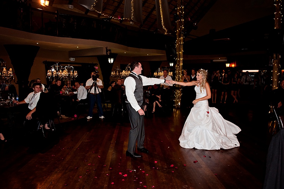 Galagos black and white themed wedding